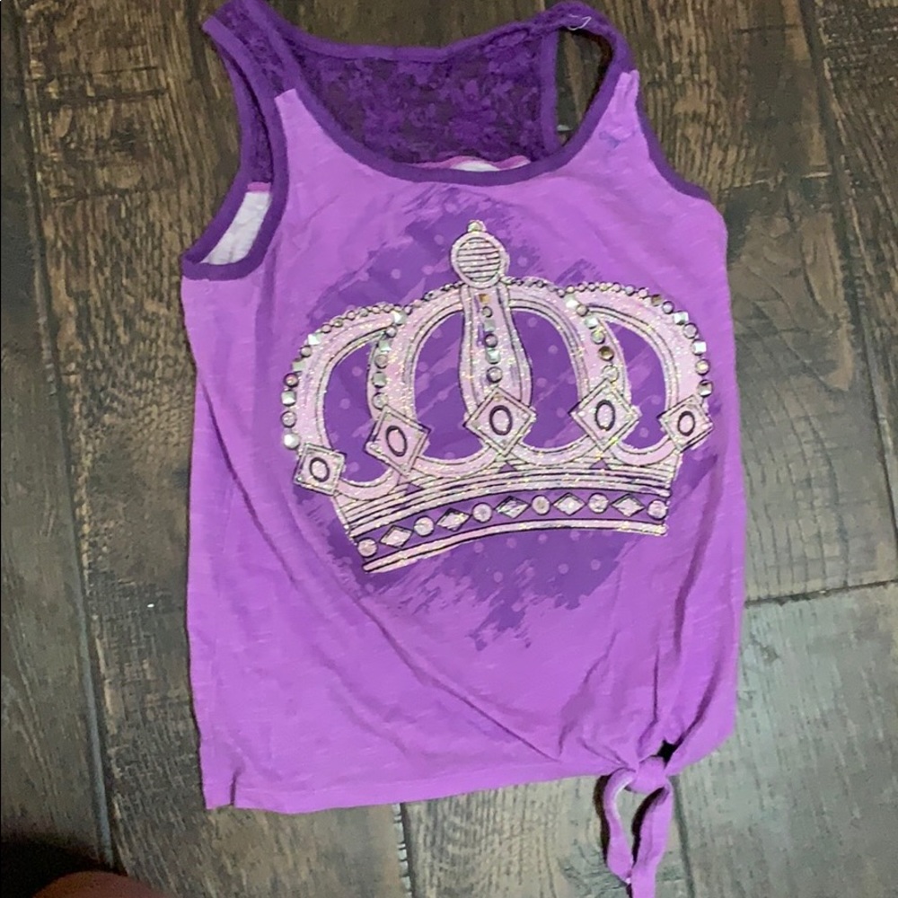 A purple tie tank